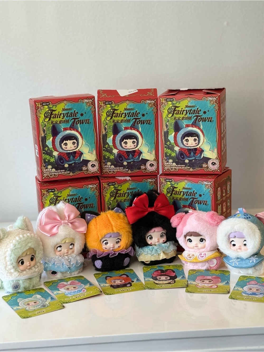 Collectible! 6 Nommi Fairytale Town!